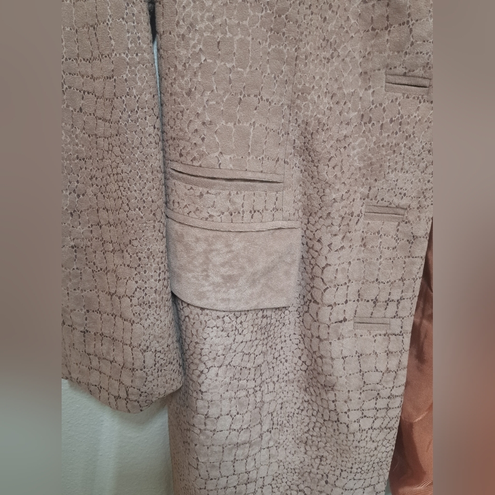 D'Ora New York Womens Size 8 Croc Embossed Faux Suede Long Blazer Jacket Tan - Picture 8 of 11